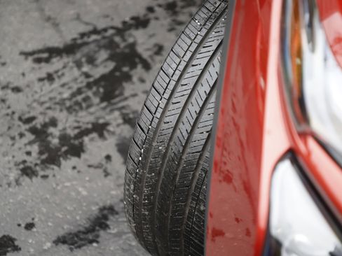 Used 2024 Chevrolet Trax ACTIV w/ Sunroof Package image 3