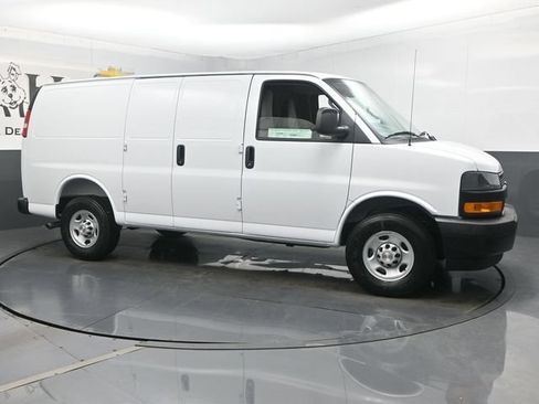 New 2026 Chevrolet Express 2500 w/ Driver Convenience Package RWD image 27