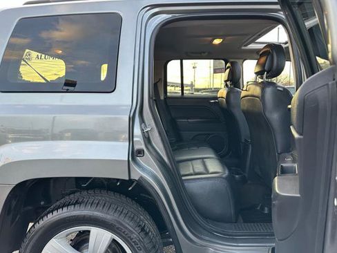 Used 2014 Jeep Patriot Latitude w/ Sun/Sound Group image 16