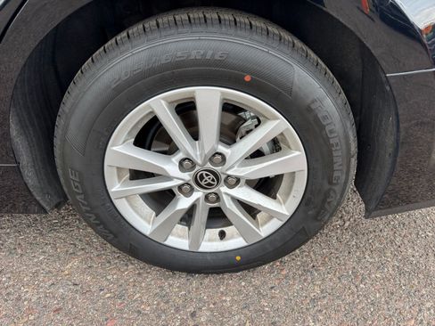 Used 2025 Toyota Camry LE image 28