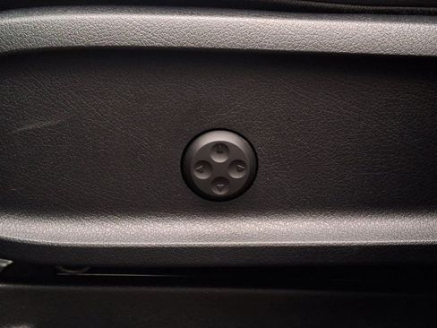 Used 2024 Mercedes-Benz GLB 250 4MATIC image 26