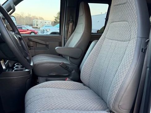 Used 2025 Chevrolet Express 3500 LS w/ Chrome Appearance Package image 16