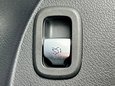 Certified 2026 Mercedes-Benz GLC 300 4MATIC image 31