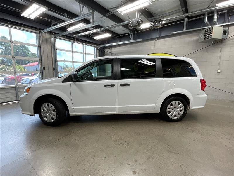 Used 2020 Dodge Grand Caravan SE FWD image 2