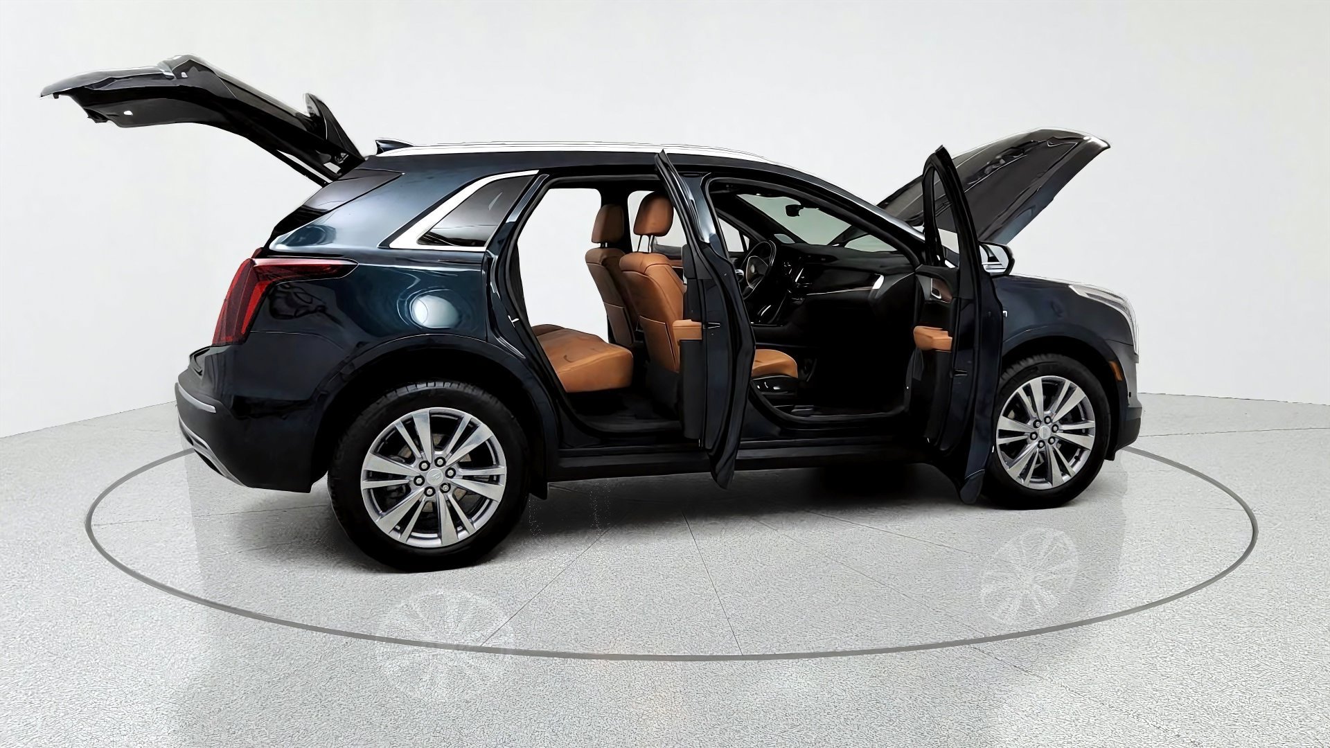Used 2024 Cadillac XT5 Premium Luxury w/ Technology Package AWD/4WD image 13