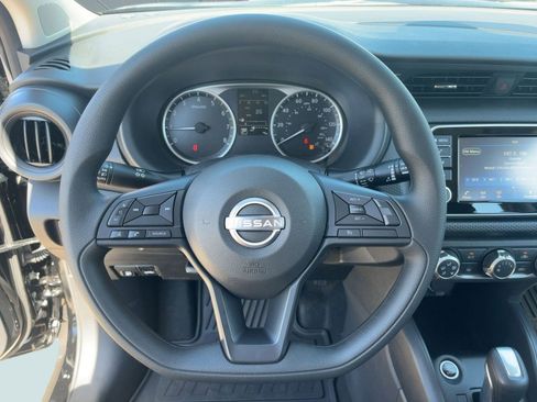 New 2025 Nissan Kicks Play S image 17