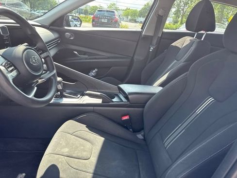 Used 2023 Hyundai Elantra SEL FWD image 9