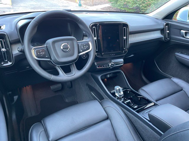 Used 2024 Volvo XC40 B5 Plus w/ Protection Package Premier AWD/4WD image 17