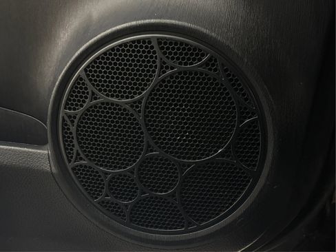 Used 2012 Toyota Yaris SE image 37