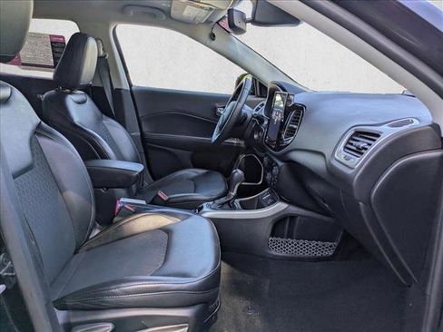 Used 2018 Jeep Compass Latitude w/ Popular Equipment Group FWD image 19