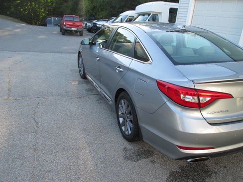 Used 2017 Hyundai Sonata Limited w/ Ultimate Package 04 image 8