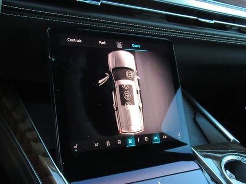 Certified 2025 Cadillac Escalade Sport Platinum image 25