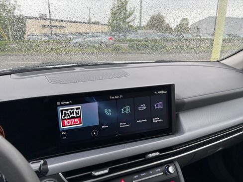 Used 2025 Hyundai Sonata SEL FWD image 17