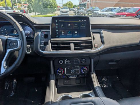 Used 2022 Chevrolet Tahoe Premier AWD/4WD image 23