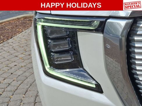 Used 2021 GMC Yukon Denali image 9