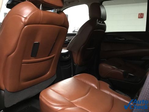 Used 2017 Cadillac Escalade Luxury image 28