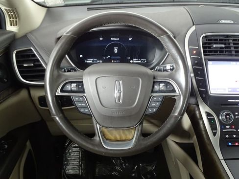 Used 2020 Lincoln Nautilus Reserve image 25