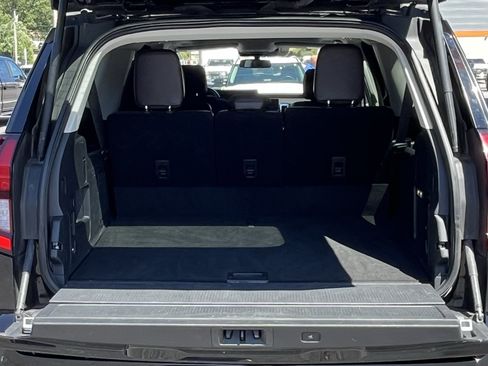 Certified 2025 Ford Expedition Max Platinum w/ Platinum Ultimate Package AWD/4WD image 17
