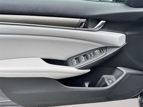 Used 2020 Honda Accord LX image 11