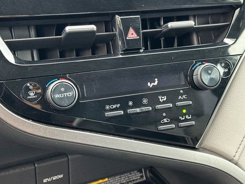 Used 2021 Toyota Camry XSE image 19