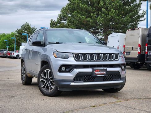 Used 2023 Jeep Compass Limited AWD/4WD image 1
