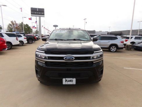 Used 2022 Ford Expedition Max XLT image 4