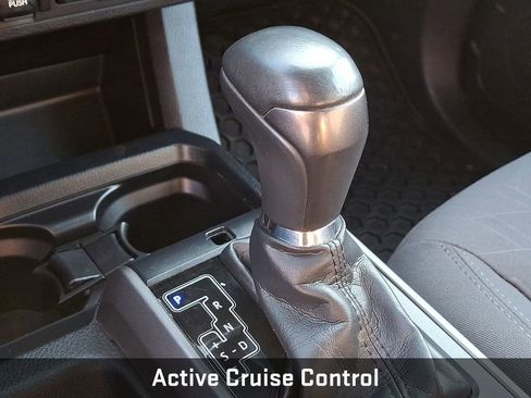 Used 2019 Toyota Tacoma TRD Sport image 17