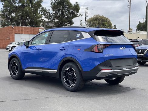 New 2026 Kia Sportage EX w/ EX Panorama Roof Package FWD image 6