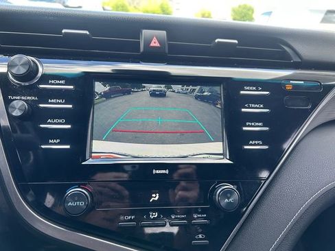 Certified 2020 Toyota Camry SE image 21
