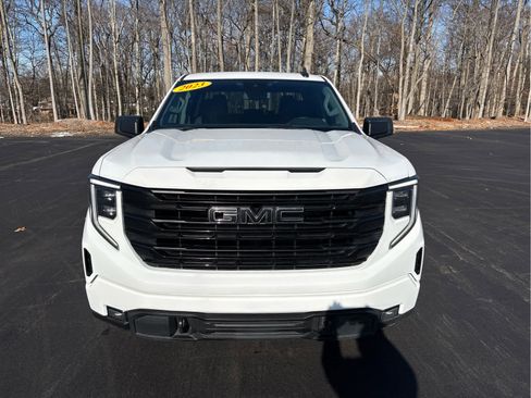 Used 2023 GMC Sierra 1500 Elevation image 2