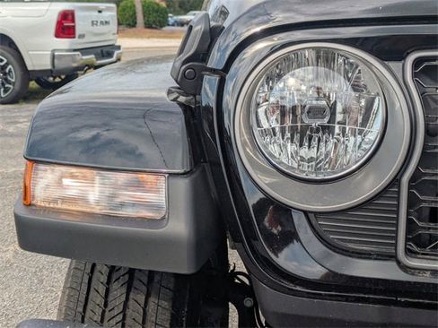 New 2025 Jeep Gladiator Sport image 10