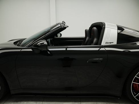Used 2022 Porsche 911 Targa 4 GTS image 25