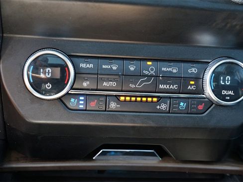 Used 2021 Ford Expedition Platinum image 28