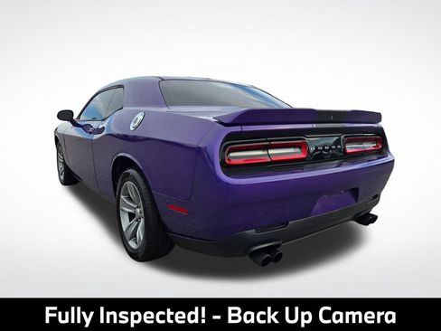 Used 2019 Dodge Challenger SXT RWD image 5