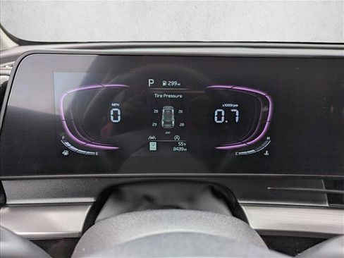 Used 2025 Kia Sportage EX image 16