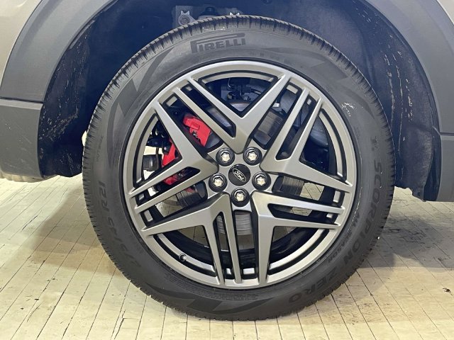 Used 2025 Ford Explorer ST-Line w/ ST-Line Street Pack AWD/4WD image 14