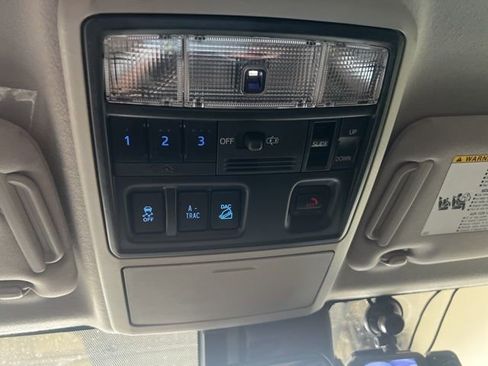 Used 2020 Toyota 4Runner Limited image 19