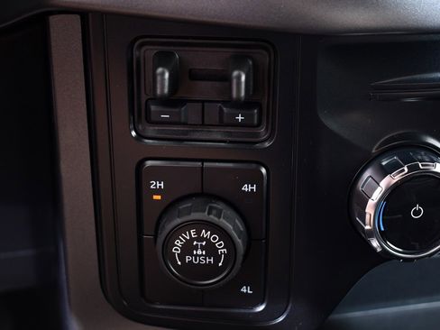 New 2025 Ford F150 XLT w/ Equipment Group 302A MID image 31