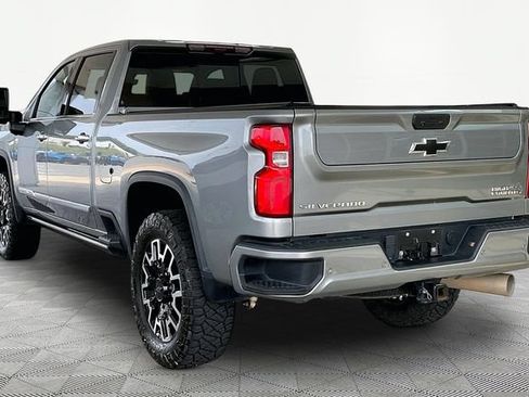 Used 2024 Chevrolet Silverado 2500 High Country w/ High Country Premium Package AWD/4WD image 4