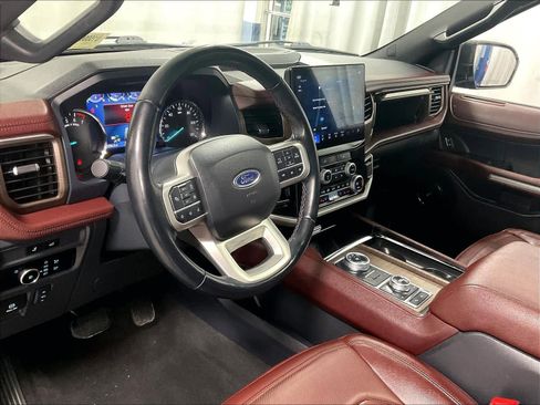 Used 2024 Ford Expedition Limited image 8