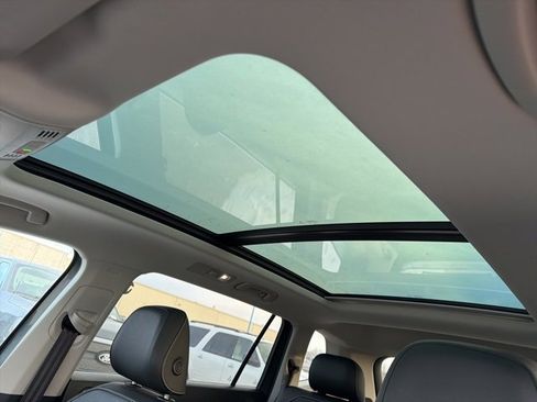 Used 2023 Volkswagen Tiguan SE image 19