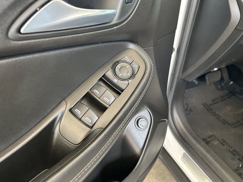 Used 2022 Buick Encore GX Select FWD image 37