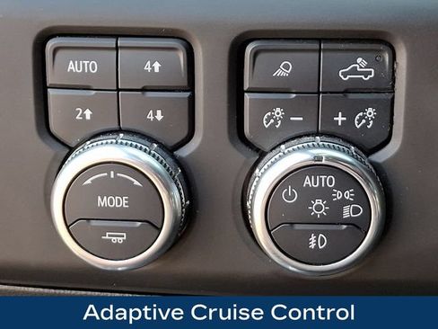 Used 2024 GMC Sierra 2500 AT4 w/ AT4 Preferred Package AWD/4WD image 9