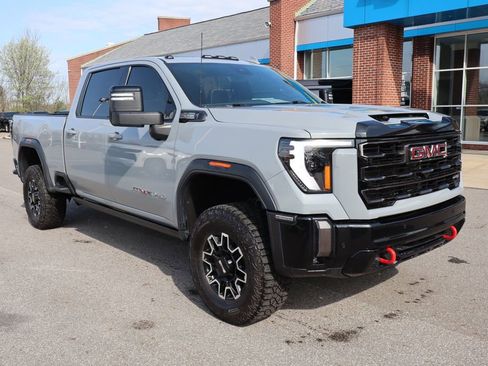 Used 2024 GMC Sierra 2500 AT4X image 5