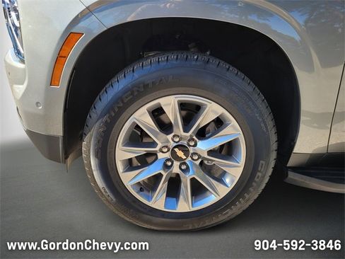 New 2025 Chevrolet Suburban Premier image 13