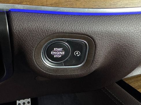 Used 2022 Mercedes-Benz GLS 450 4MATIC image 26