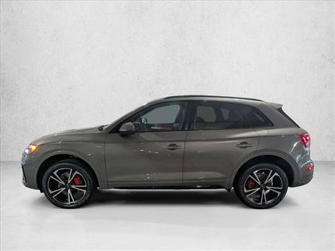 Certified 2025 Audi Q5 2.0T Premium Plus w/ Premium Plus Package image 8