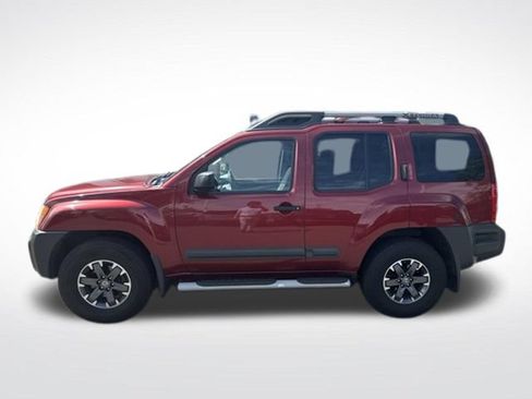 Used 2015 Nissan Xterra PRO-4X AWD/4WD image 2