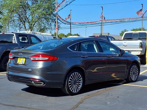 Used 2017 Ford Fusion SE AWD/4WD image 2