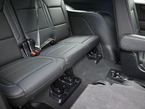 Used 2025 GMC Yukon Denali image 9